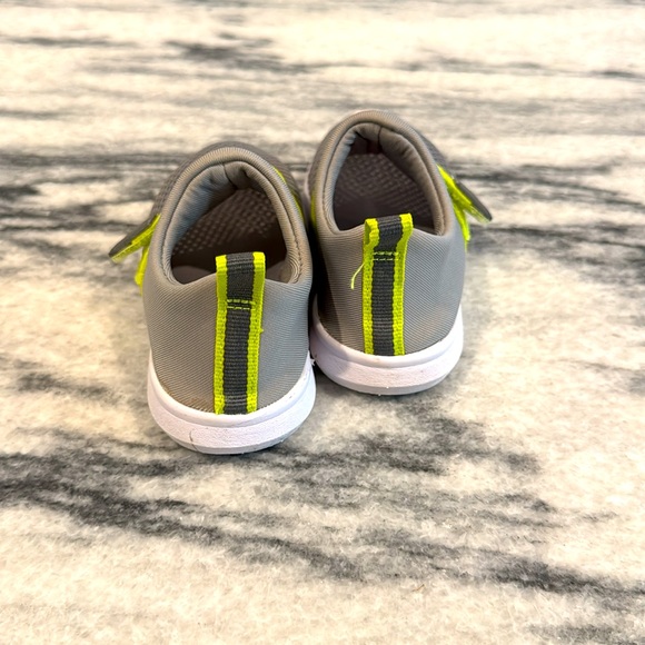 Cat & Jack Toddler Austin Water Shoe sz 6 - Picture 4 of 6